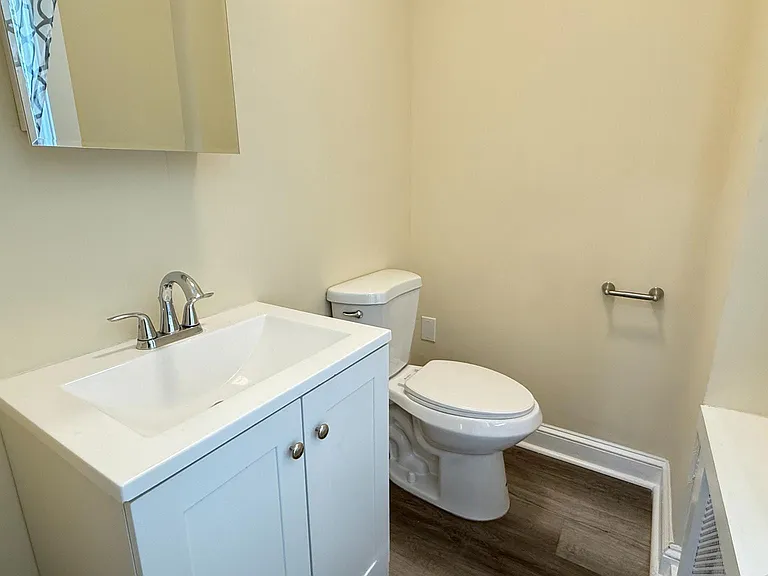 2030 Liberty St — Photo 9
