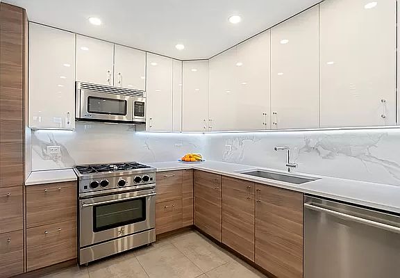 4th image of 330 E 75th St APT 15BC