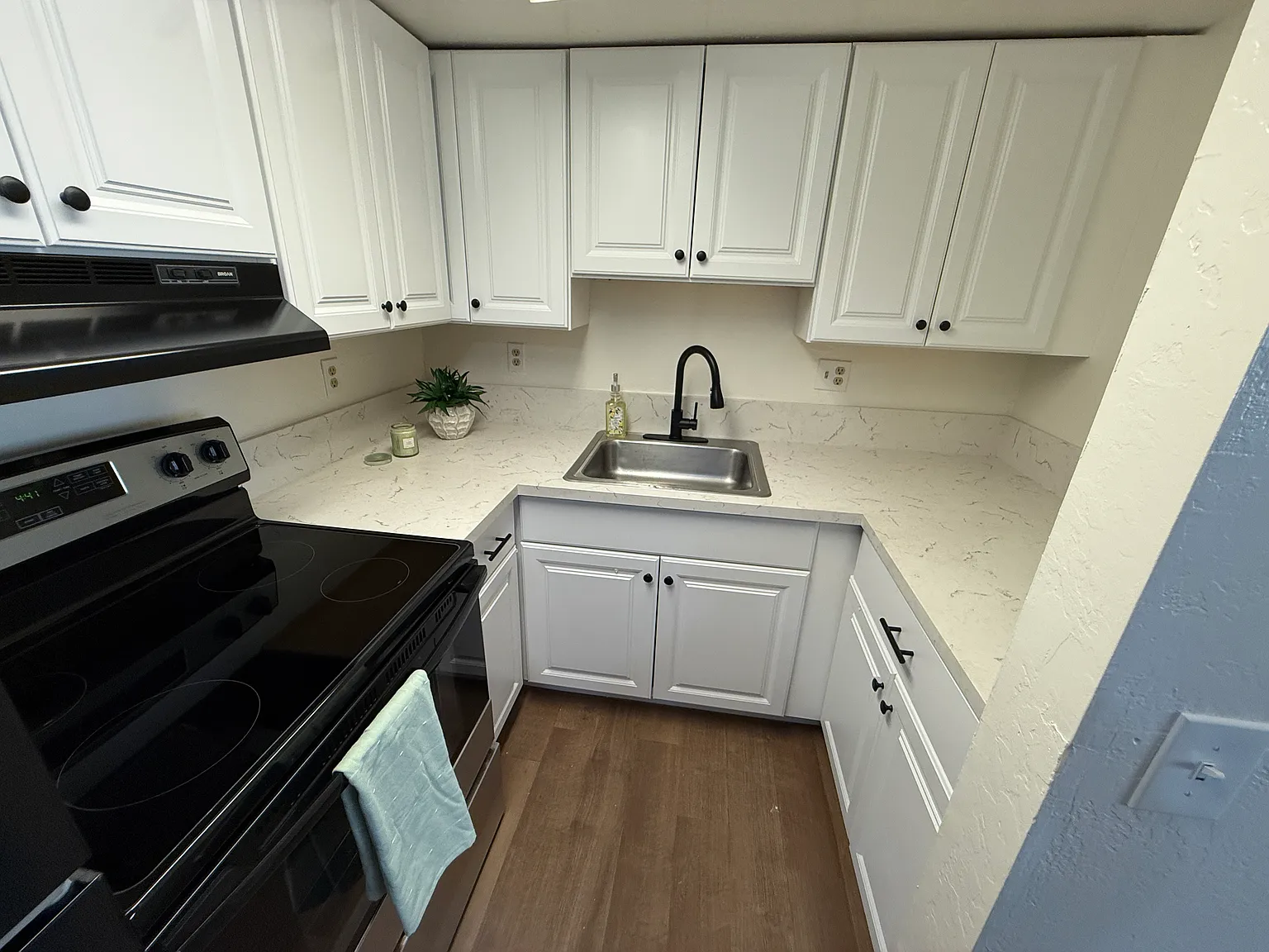 1 bed, 560 sqft, $1,200 — Photo 2