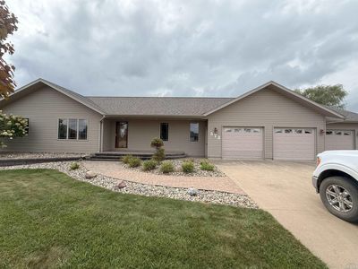 573 14th St SE, Sioux Center, IA, 51250