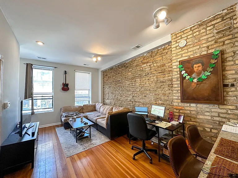 2126 N Damen Ave — Photo 5