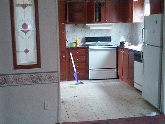 kitchen looking from liv,rm