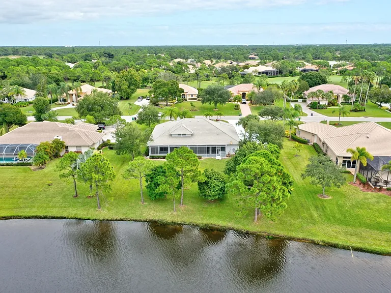 8028 Plantation Lakes Dr — Photo 62