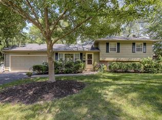 9107 Bel Air Cir, Overland Park, KS 66207