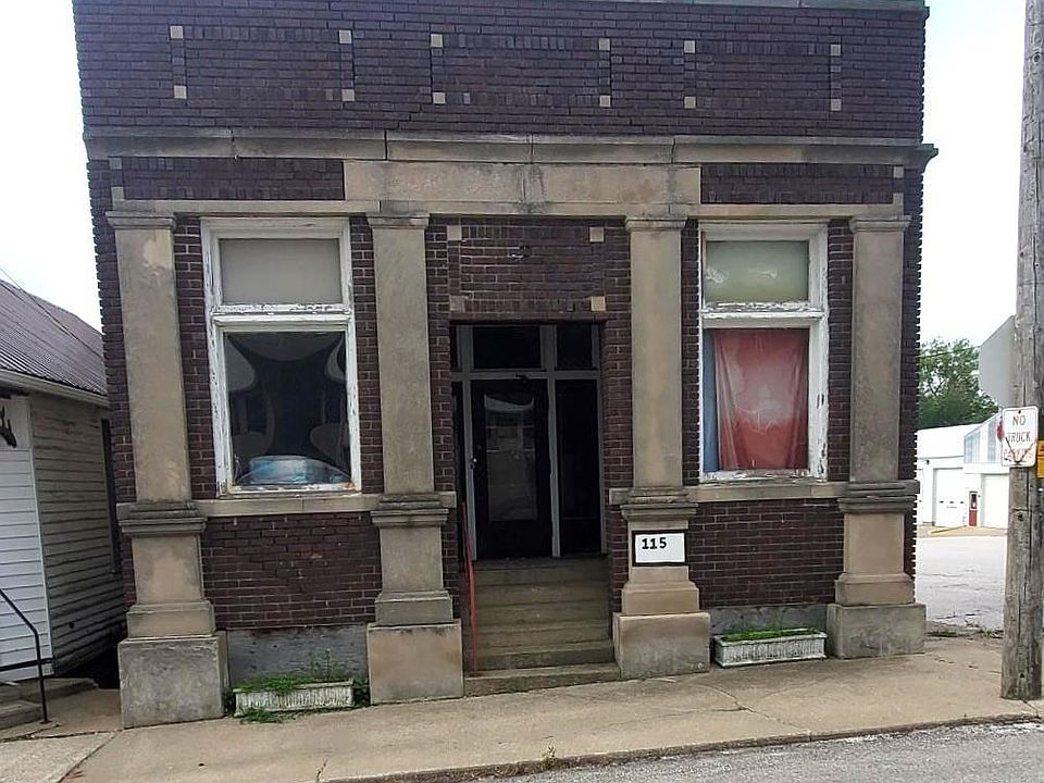 2nd image of 115 Main St