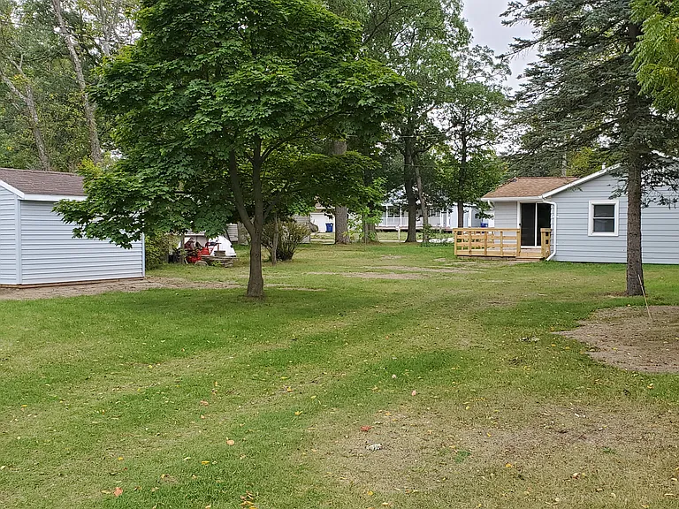 921 Hannah Ave — Photo 3