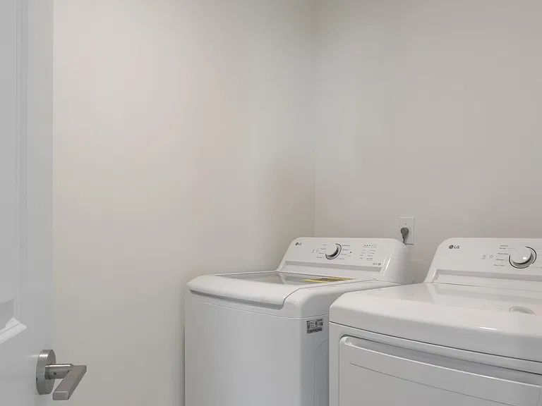 8192 Watercolour Ln — Photo 12