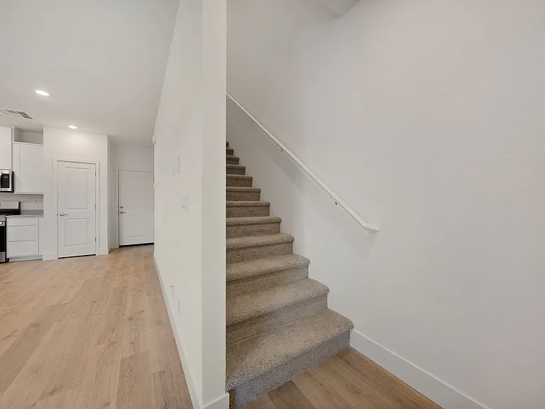 1594 Grazer Way — Photo 13