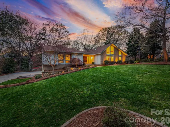 4631 Carmel Valley Rd, Charlotte, NC 28226