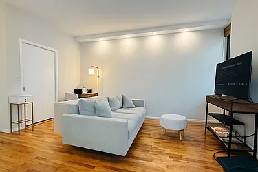 4 Lexington Avenue, #5F