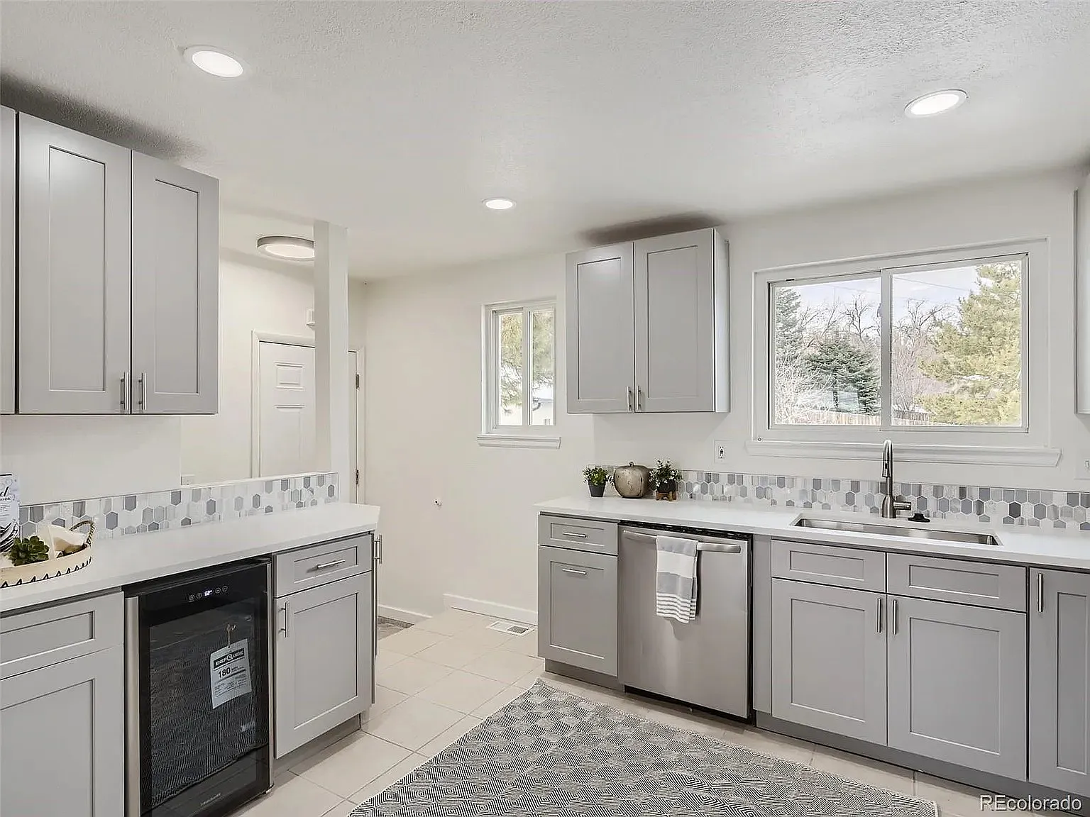 4 bed, 1628 sqft, $3,000 — Photo 3
