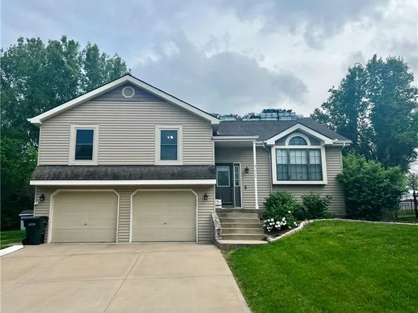 913 Park Ave, Leavenworth, KS 66048