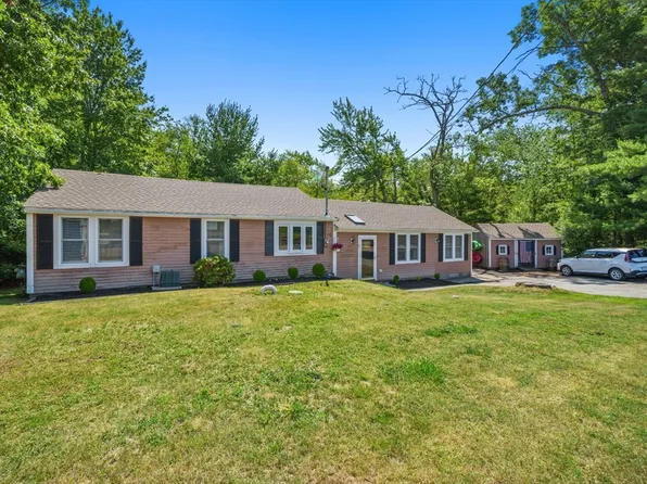 67 Holmes St, Halifax, MA 02338