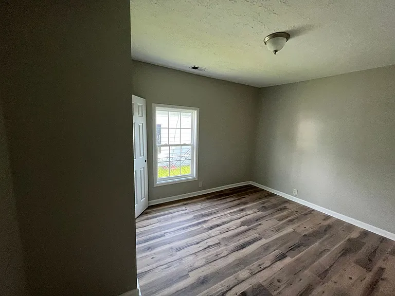 103 Martin Luther King Jr St — Photo 11