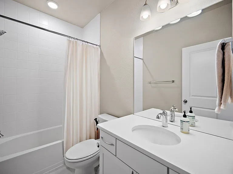 138 N Olympian Dr — Photo 36