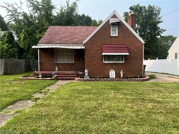 2417 Tuscarawas St E, Canton, OH 44707