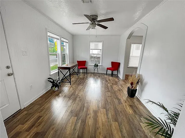 301 Davis Rd — Photo 5