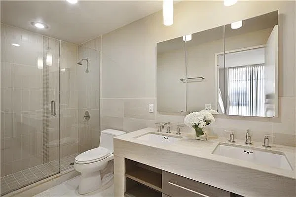 Sold by R New York | media 3