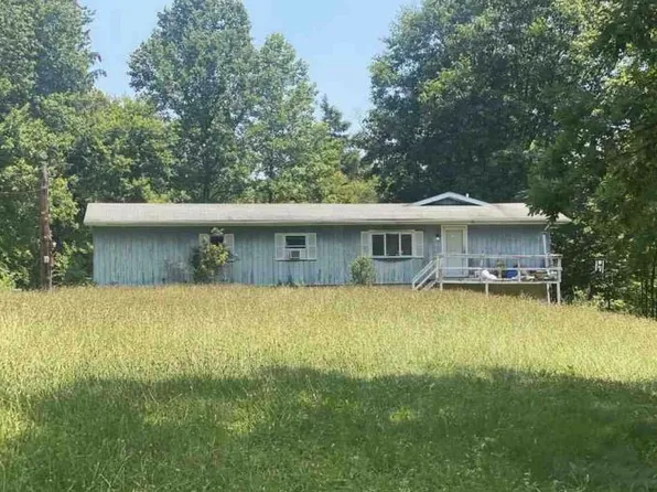 70 Kuntz Ln, Kunkletown, PA 18058