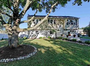 24 Tanguay Dr, Cohoes, NY 12047