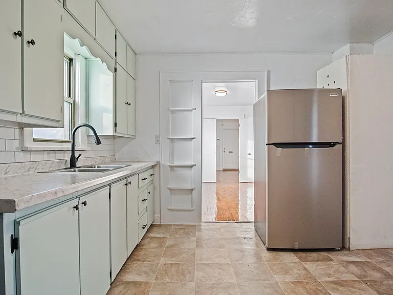1524 NE 8th St — Photo 7