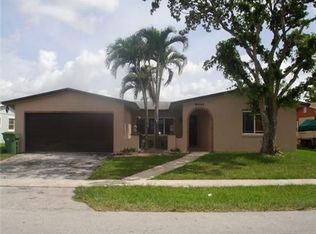 8941 NW 21st Ct, Pembroke Pines, FL 33024