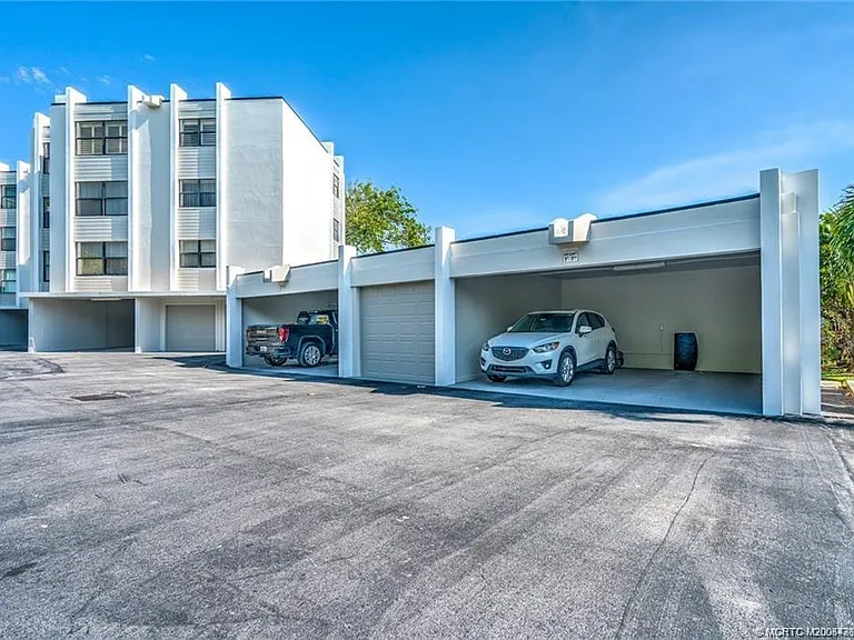 1289 NE Ocean Blvd #6 — Photo 39