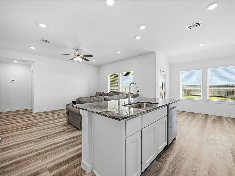 9522 Wall St — Photo 14