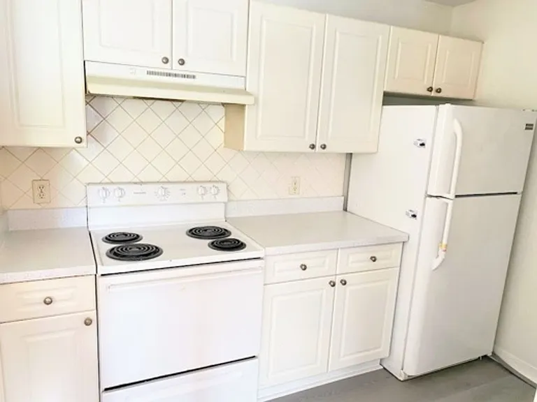 18001 Richmond Place Dr #836 — Photo 11
