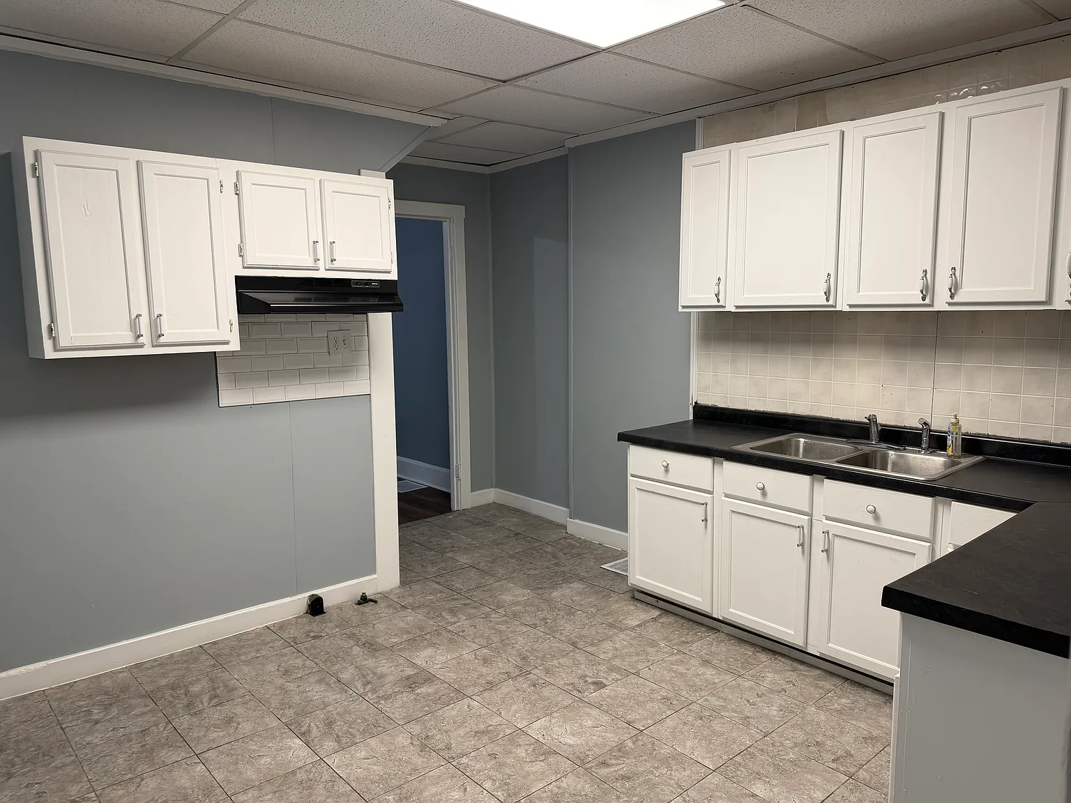 3 bed, 1.5 bath, 1500 sqft, $1,300 — Photo 4