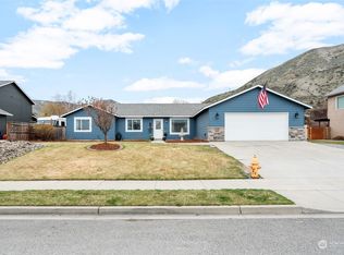 545 Chrisand Ln, Wenatchee, WA 98801