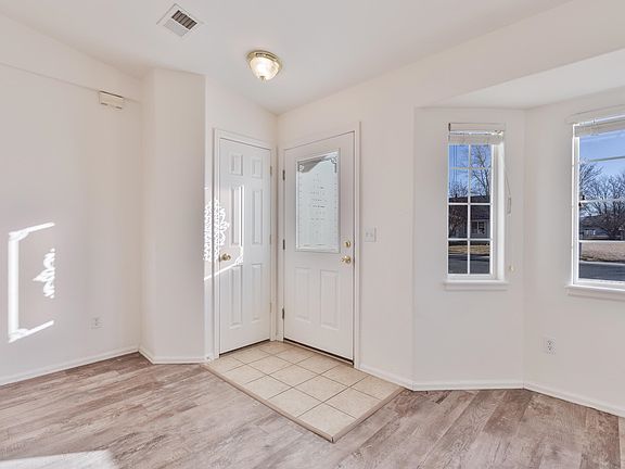 3rd image of 657 Springbrook Dr