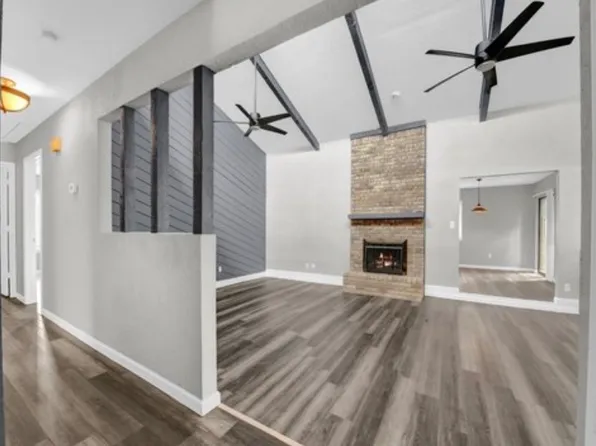 8209 Spruce Ct, North Richland Hills, TX 76182