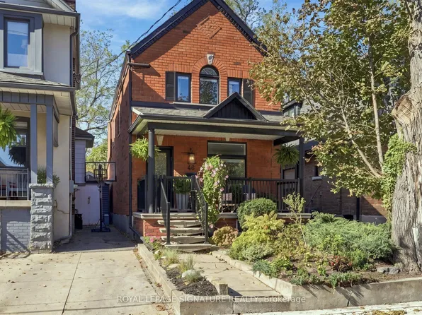 46 Hendrick Ave, Toronto, ON M6G 3S5