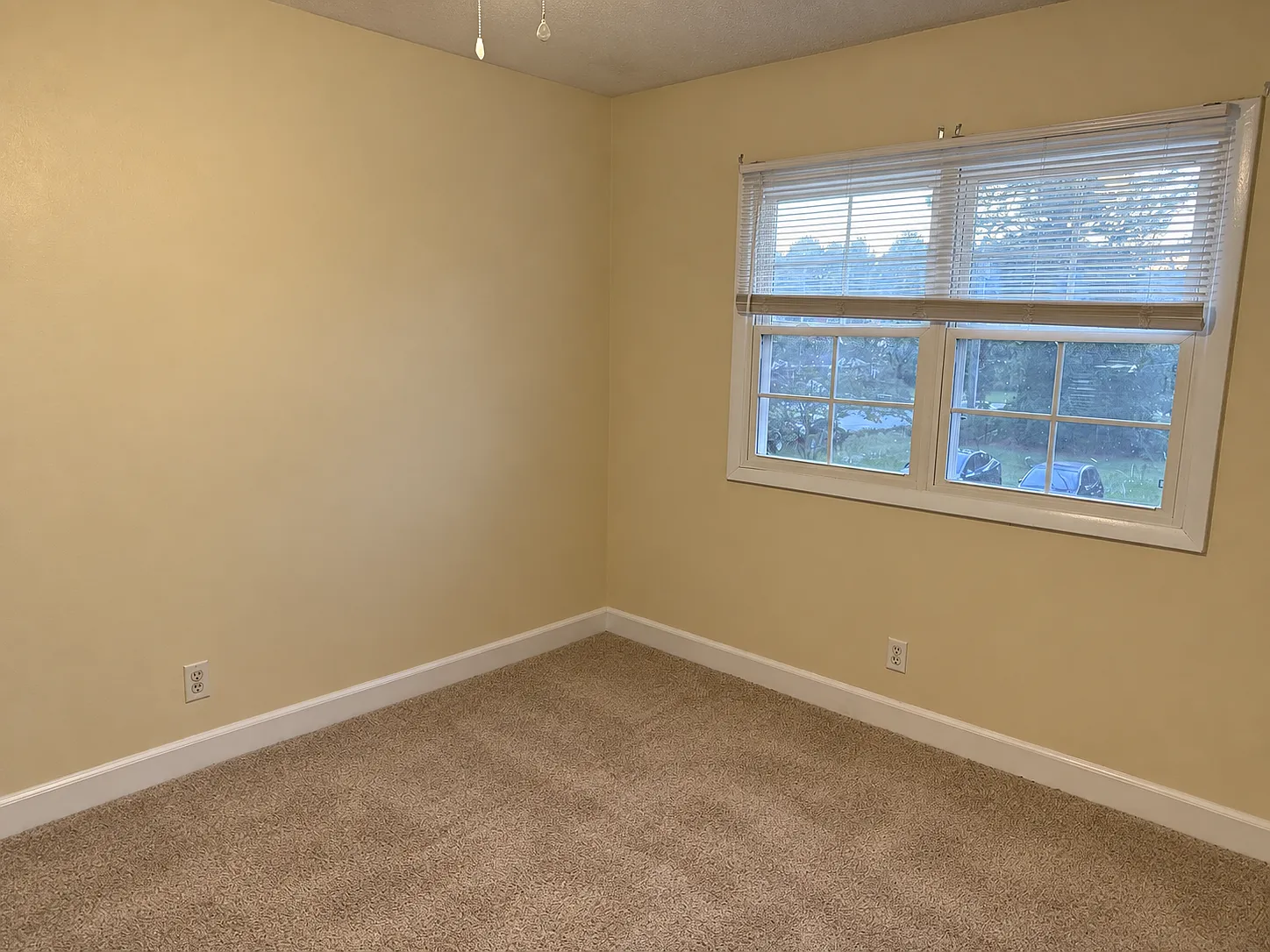 2 bed, 900 sqft, $1,050 — Photo 3