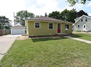 2111 N Erb St, Appleton, WI 54911