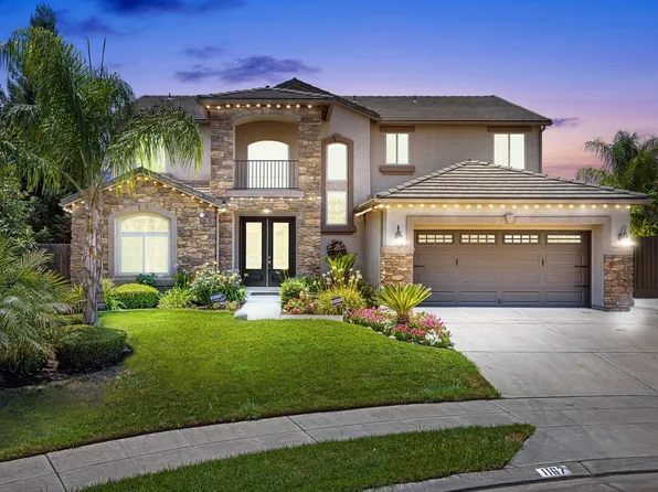 1167 E Via Marbella Dr, Fresno, CA 93730
