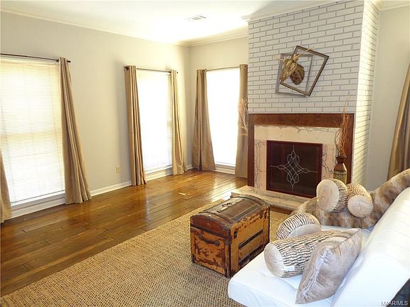4th image of 2609 Old Orchard Ln
