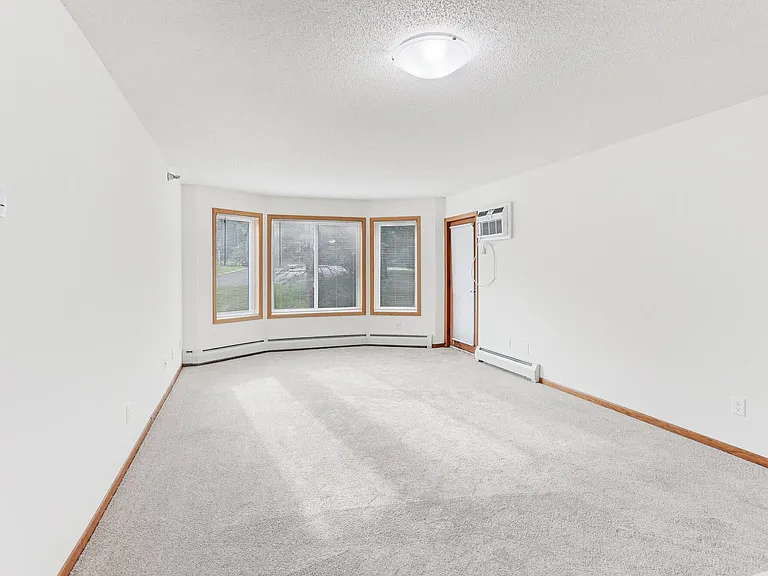 Vernon Oaks Apartments — Photo 61
