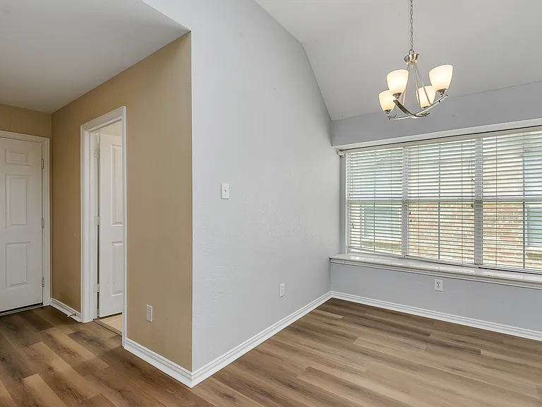 1404 Ranch Hill Dr — Photo 13
