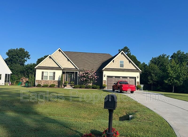1st image of 205 Coffman Dr