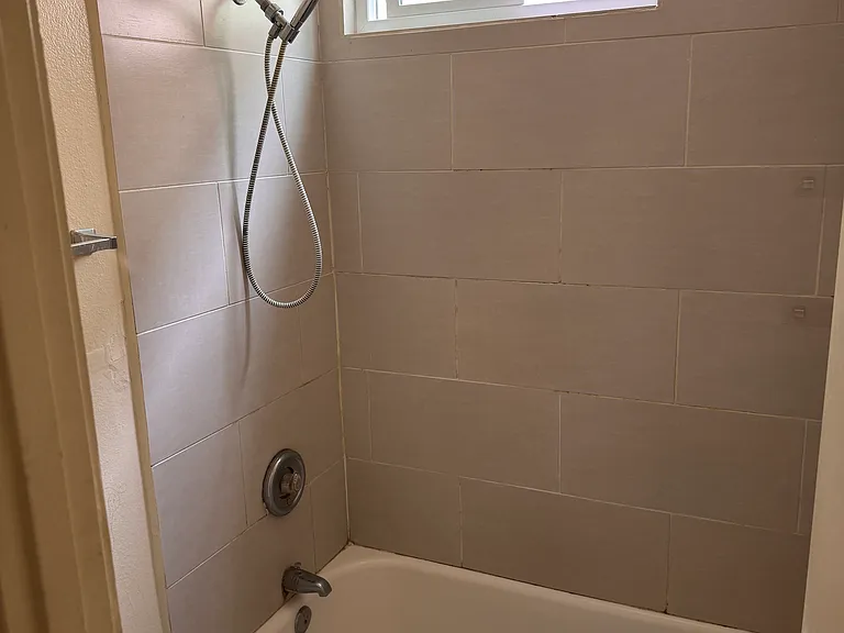 Bath / Shower