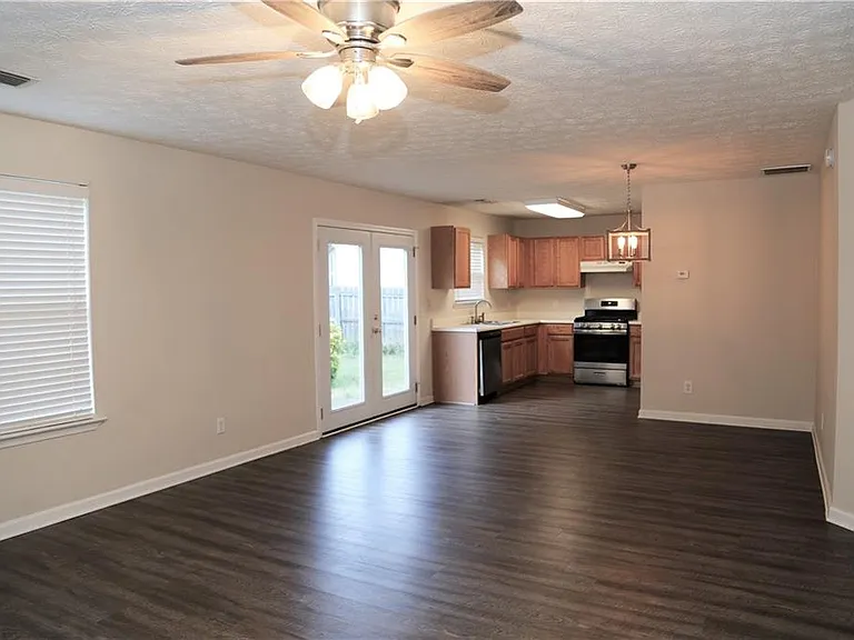 514 Carrington Ct — Photo 15
