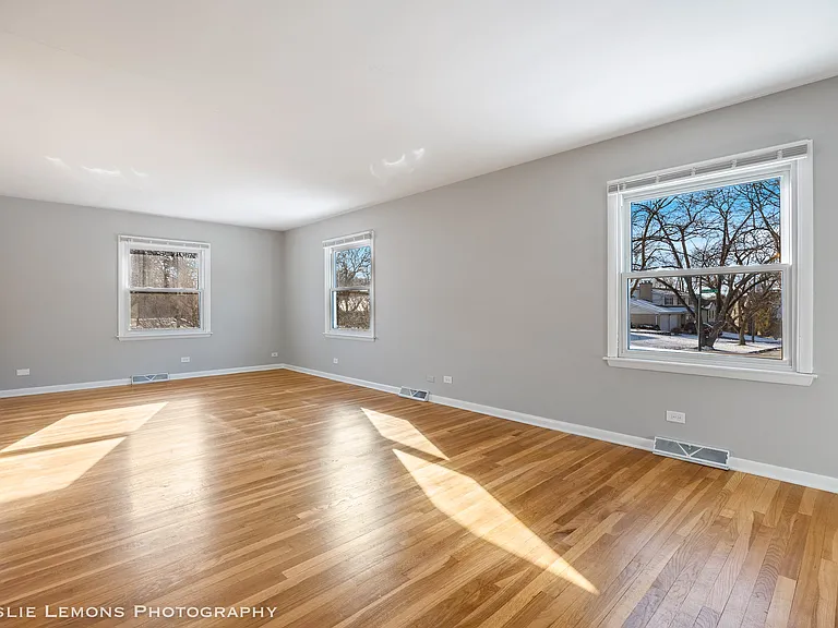 1028 Douglas Ave — Photo 3