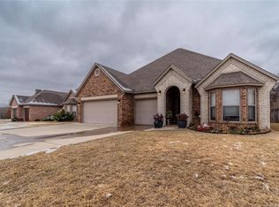 827 Great Oaks Dr, McAlester, OK 74501