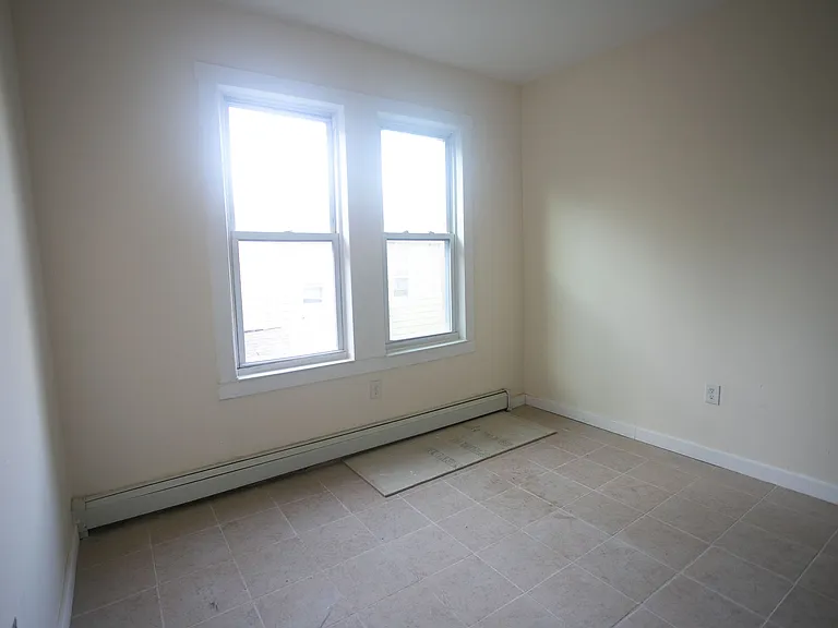 567-569 S 17th St #2A — Photo 4