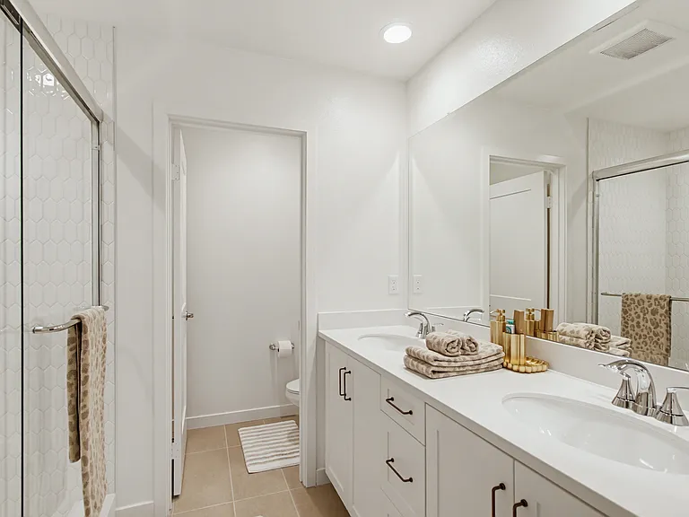 2528 Delphinium Ln — Photo 37