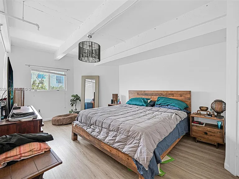 7728 Collins Ave — Photo 5