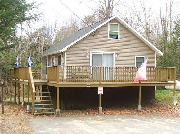 1st image of 32 Hickory Ln