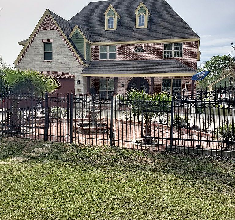 1st image of 16315 Prairie Lea St